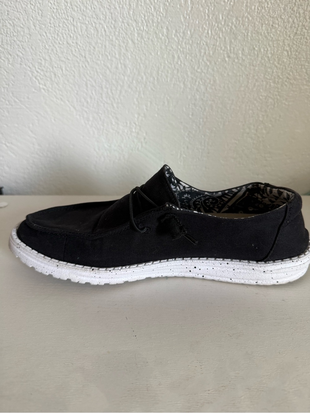 Hey Dude Women's Size 10 Wendy Basic Black Odyssey Slip On Canvas Shoes - Picture 3 of 7